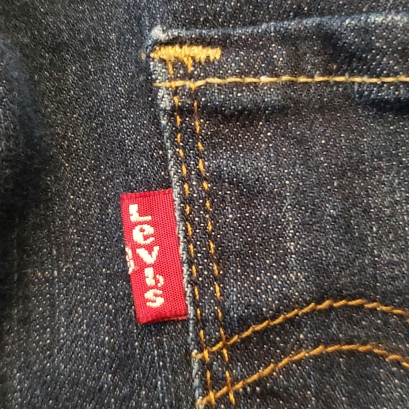 LEVI Jeans - Picture 4 of 5